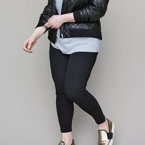 PRICE IS FINAL NWT SPANX Ankle Jeanish Leggings